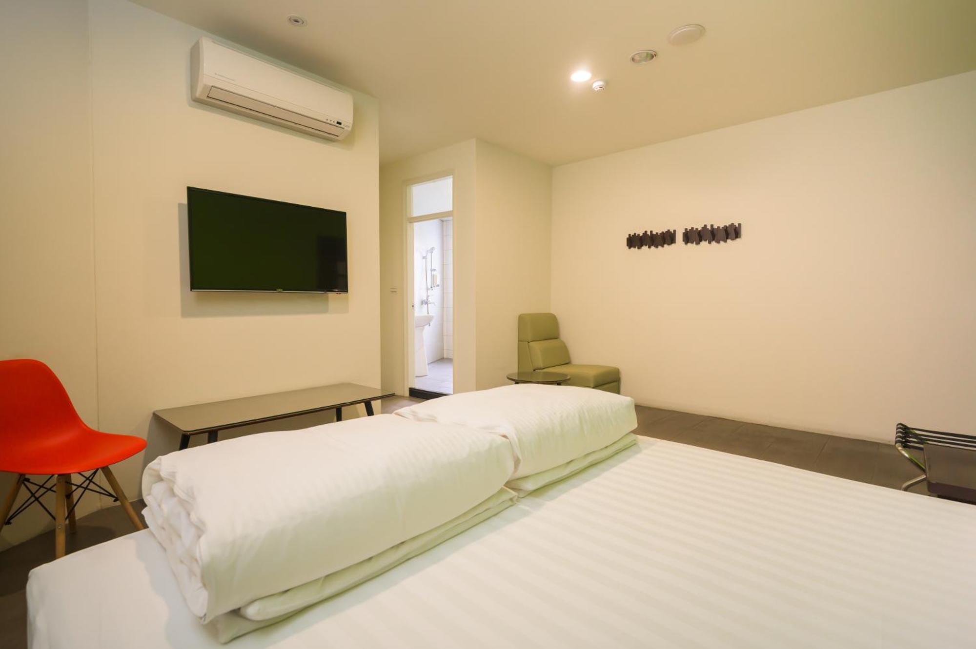 客旅家青年旅館 Travelers Plus Chiayi City Luaran gambar